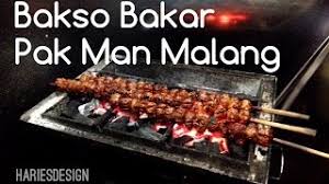 Bakso bakar khas malang dibuat dengan menusuk bakso dan dibakar bersama olesan bumbu rempah yang nikmat. Bakso Bakar Pak Man Malang Wisata Kuliner Visitmalang Youtube