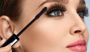 Curling your eye lashes is another popular technique to make them look longer, but is important that you use a good quality curler to avoid causing damage to your lashes. 5 Makeup Tricks To Make Your Eyelashes Look Longer Lifeberrys Com