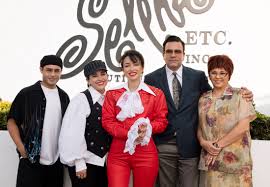 Fue una de las intérpretes latinoamericanas más exitosas de finales del siglo pasado. Netflix Estrenara Selena La Serie Segunda Temporada En Mayo Extra Digital