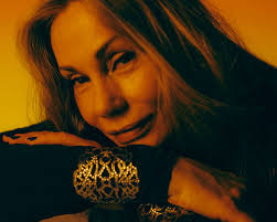 Virginia Hey