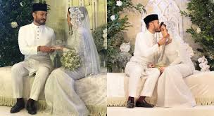 Nik zaris nelydia binti nik sen (lahir 30 julai 1994) atau lebih dikenali sebagai nelydia senrose ialah seorang pelakon dan model wanita malaysia dan adik kepada uqasha senrose, yang juga seorang pelakon. Omg The Way Hafez Looking At Baby Sekitar Majlis Perkahwinan Nelydia X Hafez Yang Sangat Meriah Lepat Pisang