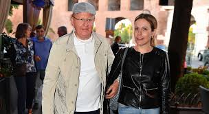 Da luino per il mondo. Massimo Boldi Il Nuovo Amore E Irene 34 Anni Piu Giovane