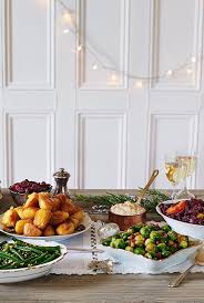 these 44 table decorations make your christmas feast even merrier christmas decorations dinner table christmas buffet table christmas buffet