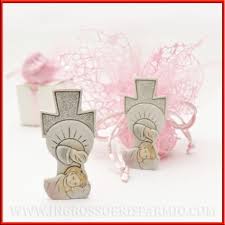 Bomboniera per il battesimo della tua bambina raffigurante una bimba dentro un pacco regalo di colore rosa + 3 confetti al cioccolato. Bomboniere Fonte Battesimale Dove Comprare Confettigiorgi Com