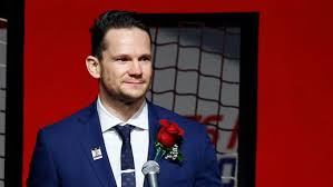 Height__weight___dob_age_____birthplace 6' 1____195___apr 13, 1976__32_____trebic, cze. Elias Se Pri Louceni Neubranil Slzam Dojala Ho Rodina Fanousci Skandovali Jeho Jmeno Aktualne Cz