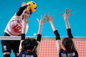 Gerakan ini menunjukkan kombinasi gerak dasar dalam permainan bola basket. Tahapan Melakukan Smash Dalam Bola Voli Halaman All Kompas Com