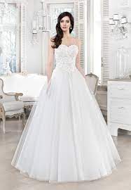 Bei der baugröße a 36 ist die angabe angebracht. Mode De Pol Brautkleider Hochzeitkleider Kollektion Agnes Brautmode Diamore