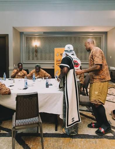 5 Star" Singer King Promise spends time with Black Stars 🇬🇭 players in camp ahead of Saturday night clash with Croatia. 🇭🇷 #SportyFM | #FIFAWorldCup