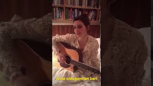 Nil karaibrahimgil ile eşi reklamcı serdar erener'in oğlu gebze'deki anadolu sağlık merkezi'nde önceki akşam saat 19.00'da dünyaya geldi. Nil Karaibrahimgil Anne Youtube