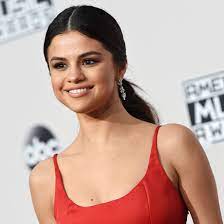 She was first featured on the children's series barney & friends in the early 2000s. Selena Gomez So Sollte Ihr Freund Sein Bravo