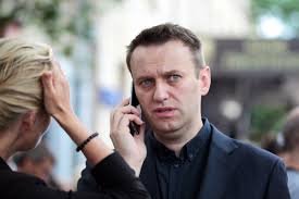 Он отказался продолжать допрос по состоянию здоровья. Vozbuzhdeno Delo Protiv Navalnogo Za Oskorblenie Veterana Mk