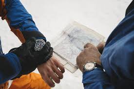 La réédition du modèle de 1962, avec les innovations techniques du 21° siècle. To The Alps With Vintage And Modern Favre Leuba Bivouacs Watchonista