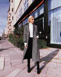 Black Ankle Boots With Jeans I Live In Skinny Jeans And Black Ankle Boots Here Are My Favorite Outfits Ladies Turtleneck Sweaters Black Skinny Jeans Skinny Jeans