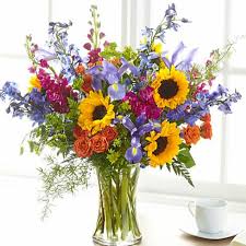 They make you feel special, graceful and elegant at the same time. Rays Of Light Bouquet Simi Flowers And Gifts