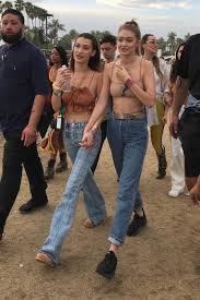 Isabella khair hadid (born october 9, 1996) is an american model. Gigi And Bella Hadid Do Twinning Crop Tops And Denim At Coachella Vogue