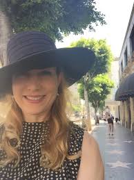 Laura Lenee (@Laura_Lenee)