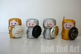 Cork Crafts Knights Recycling Papier Handwerk Ideen Zum Selbermachen Fur Kinder Und Bastelprojekte Mit Weinkorken