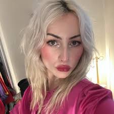 Colette farrell (@colette_farrell)