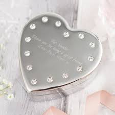 If you're trying to shop for your 16 year old daughter, you know what a daunting task it can be. 16th Birthday Gifts Ideas Getting Personal