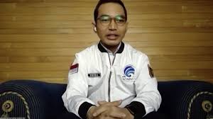 Berikut adalah daftar tokoh indonesia yang pernah menjabat sebagai menteri komunikasi dan informatika mulai tahun 2001 sampai sekarang: Kementerian Komunikasi Dan Informatika