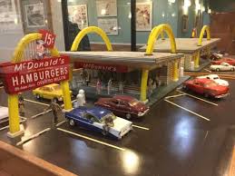Now the place isn't very big but the best thing about this place are the hours. Relics Of The First Of Kroc S Mcdonalds Locations Inside The New Location On The Original Spot Bild Von Mcdonald S 1 Store Museum Des Plaines Tripadvisor