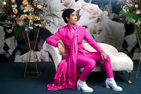 Sandy's brother, sheriff lee bodecker, learns about sandy's murder, and to protect himself and his coming reelection, goes to carl and sandy's apartment, where he finds and destroys carl's photo collection. Eugene Lee Yang On Twitter In 2020 We Are Gay And In The Pink