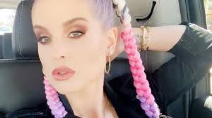 Actress, host, & fashion designer that just so happens to be very opinionated! Luftet Geheimnis Kelly Osbourne So Hat Sie 40 Kilo Abgenommen Krone At