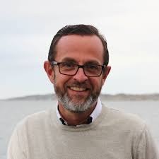 På Smyrna 11 nu på söndag predikar Tomas Sjödin. Anneette Runsteen med team  sjunger och spelar. På Smyrna 15 predikar Mark Beckenham. Smyrna 15 är en  engelskspråkig gudstjänst. På Smyrna 19 predikar