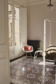 Zementplatten Im Schlafzimmer Roter Nd Schwarzer Boden Copyright Via Platten Wandfliesen Design Deko Interieur Altbau Fliesen