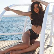 Get in touch with анна тринчер (@annatrincher_official) — 123 answers, 5135 likes. Anna Trincher V Otkrovennom Kupalnike Igrivo Pozirovala Na Yahte Foto Glamur Tsn Ua