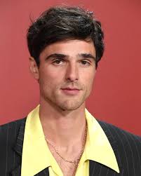 Jacob Elordi and Olivia Jade are still dating despite reports that they  have broken up, ET has learned. : r/Fauxmoi