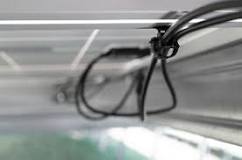 Kabelmanagement für PV-Anlagen: UV-beständige Solarclips und ...