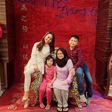 Wani kayrie is currently shooting a drama based on the malay folklore dayang senandung, which tells a story of a princess who was cursed with black skin. Biodata Penuh Wani Kayrie Peserta Big Stage Dan Penyanyi Lagu Jangan Jangan Iluminasi