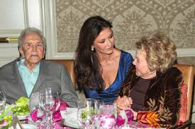 The pair, who have a combined age of 200, were spotted enjoying a day out in los angeles. Kirk Douglas Anne Buydens Pictures Photos Images Zimbio