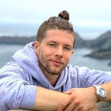 Chris Mccathern's Instagram, Twitter & Facebook