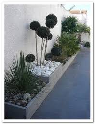 30 The Key To Successful Modern Front Yard Landscaping 26 Maanitech Com Frontyard Frontyardlandscaping Outdoor Gardens Design Modern Garden Garden Design