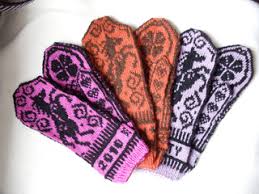 Lucky Horse Mittens Pattern By Jorid Linvik