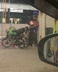 Kami memiliki semua jawaban terbaru untuk semua tingkatan permainan! Tarbiah Sentap On Twitter Sedang Kita Mengeluh Tak Cukup Itu Tak Cukup Ini Di Dalam Kereta Terlihat Keluarga Ini Berteduh Ketika Hujan Syukurlah Pada Allah Https T Co Wwhavx4irr