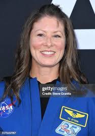 Tracy Caldwell's Instagram, Twitter & Facebook