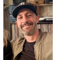 Dee Tate's Instagram, Twitter & Facebook