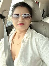 Passenger princess selfies… . . #instagood #instagram #me #trending #viral  #beautiful #travel #roadtrip #drafts #instamood #instafashion #instalike  #love #cute #explore #photo #picoftheday