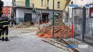 Case piazza cavour napoli, appartamento piazza cavour napoli, napoli piazza cavour terrazzo, monolocale piazza cavour privato. Crollo Piazza Cavour Le Immagini