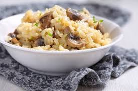 Recette De Risotto Aux Champignons Des Bois A L Huile De Truffe Blanche Facile Et Rapide Recette Risotto Champignons Recette Risotto Recette