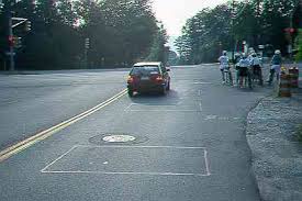 The normal function of traffic lights requires more than sight control and coordination to ensure that traffic and pedestrians move as smoothly, and safely as possible. How Traffic Light Control Systems Work Autoevolution