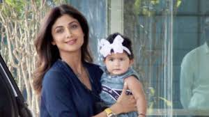 Check out shilpa shetty's latest news, age, photos, family details, biography, upcoming movies, net worth, filmography, awards, songs, videos, wallpapers and much more about. Shilpa Shetty S Daughter Samisha Looks Cute As A Button In First Clear Pictures Celebrities News India Tv