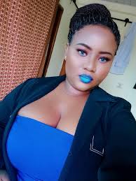 Good morning beautiful ladies..... Makeup Artist from Cameroon.....rate the  look