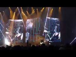 Wir haben eine selektion von getesteten metallica show download als auch jene relevanten infos welche du benötigst. Concert Review Metallica Pull Out All Stops For Two Hour Odyssey Entertainment News Top Stories The Straits Times