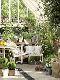 50 Small Urban Garden Design Ideas And Pictures Shelterness Small Urban Garden Urban Garden Design Urban Garden