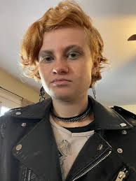 am i the only person that has autism that's goth?