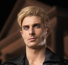 Rhage details! the hair, the eyes, the watch 😍